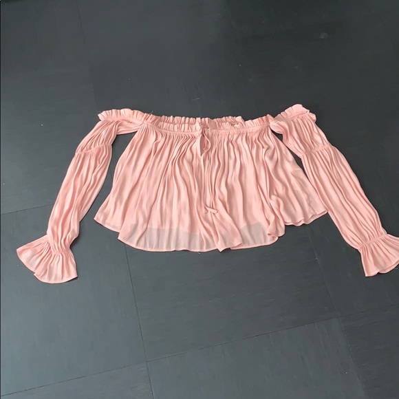 Forever 21 Tops - NWOT Off shoulder pink top